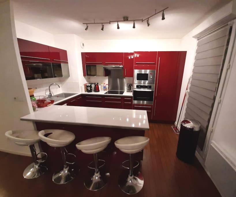 Joli Appartement Avec Jardin Et 2 Parkings Prives Argenteuil Eksteriør bilde