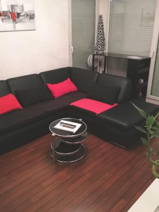 Joli Appartement Avec Jardin Et 2 Parkings Prives Argenteuil Eksteriør bilde